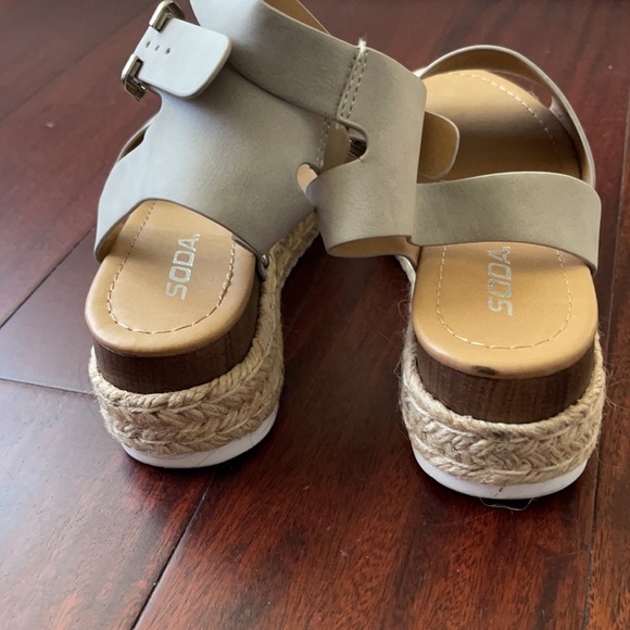 Soda. Size6/5.color Gary - Picture 2 of 5